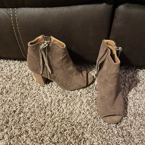 Dressy Brown Shoes with Pep Toes